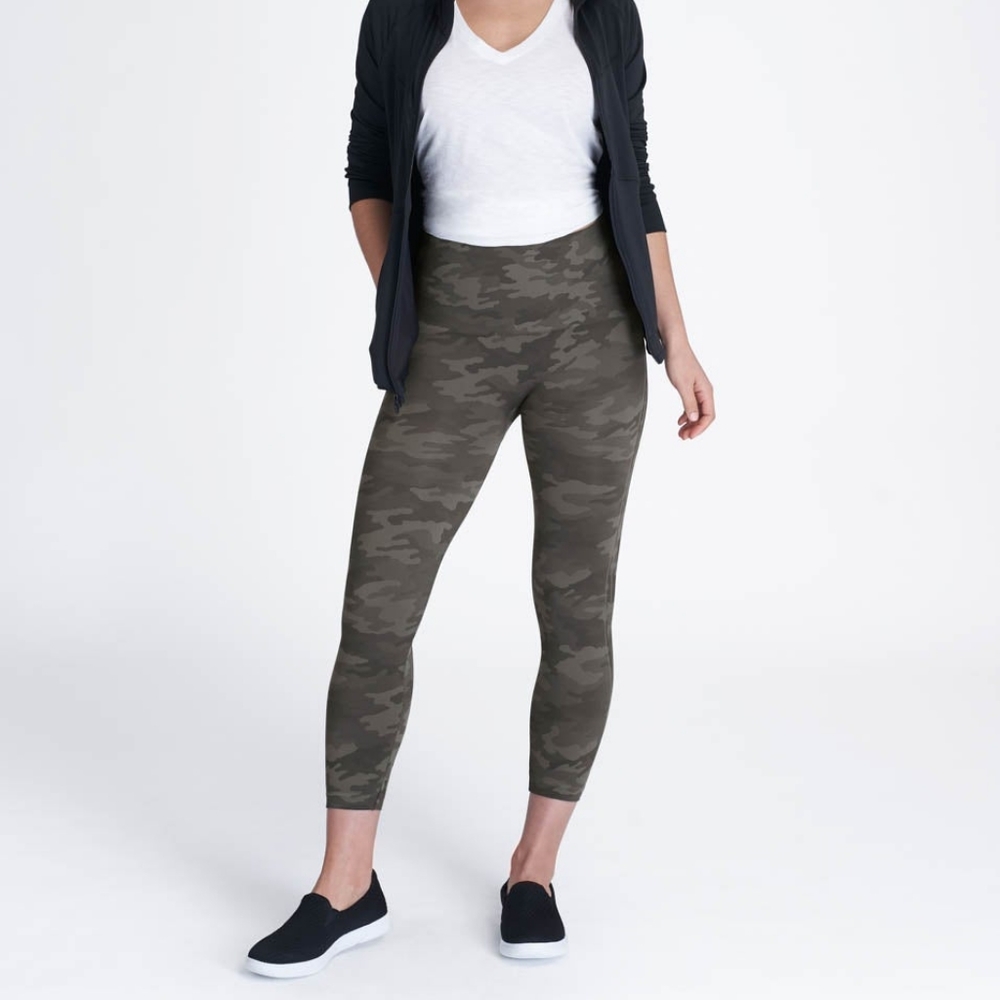 Spanx Look At me Now Seamless Cropped Sage Green Camo Leggings